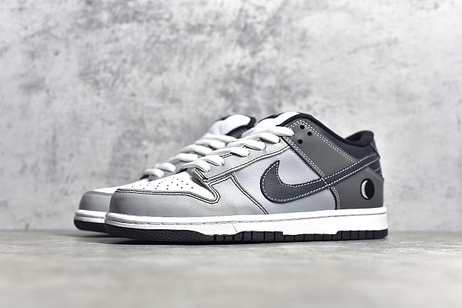 Nike SB Dunk Low Lunar Eclipse (East) 313170-001 - 1