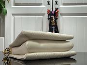 Louis Vuitton Coussin PM M57790 26x20x12 CM - 6