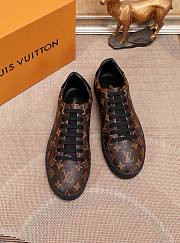 Louis Vuitton Low Premium LV Logo - 5
