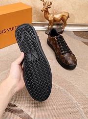 Louis Vuitton Low Premium LV Logo - 2