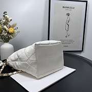 Chanel Crumpled Lambskin Mini Hobo Bag White Size 15x12.5x18 Cm  - 4