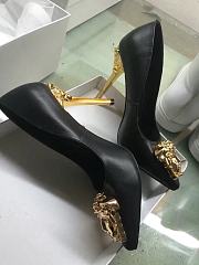 Versace La Medusa Attaching Leather Pumps Black - 6