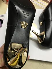 Versace La Medusa Attaching Leather Pumps Black - 2