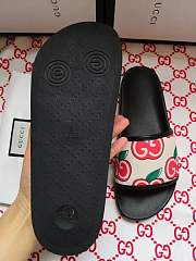 Gucci Black GG Apple Print Slides - 2
