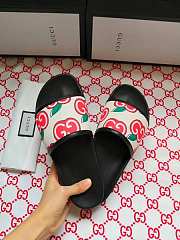 Gucci Black GG Apple Print Slides - 5