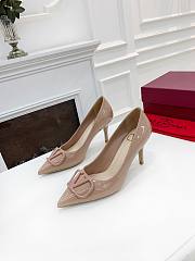 Valentino Garavani Salones Vlogo De Piel Cream - 6