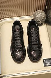 Alexander McQueen Oversized Black Color Fading - 2