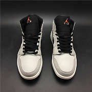 Air Jordan 1 Mid SE Light Bone 852542-002 - 5