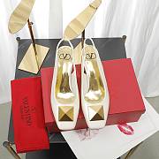 Valentino Garavani Maxi Stud 60mm Slingback Pumps White - 5