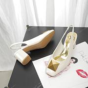 Valentino Garavani Maxi Stud 60mm Slingback Pumps White - 2