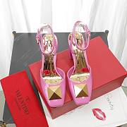 Valentino Garavani Roman Stud Square-toe Pumps Pink - 2