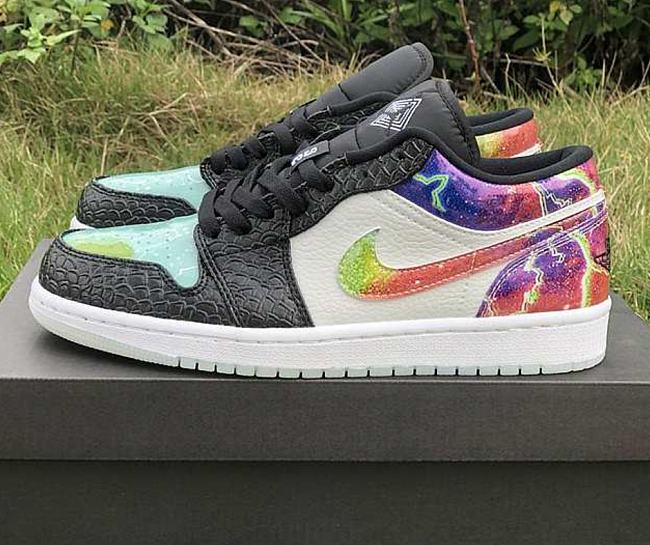 Air Jordan 1 Low Galaxy CW7309-090 - 1