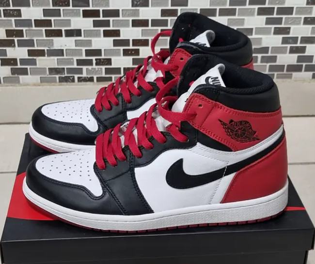 Air Jordan 1 Retro Black Toe (2016) 555088-125 - 1