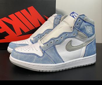 Air Jordan 1 Retro High OG Hyper Royal 555088-402