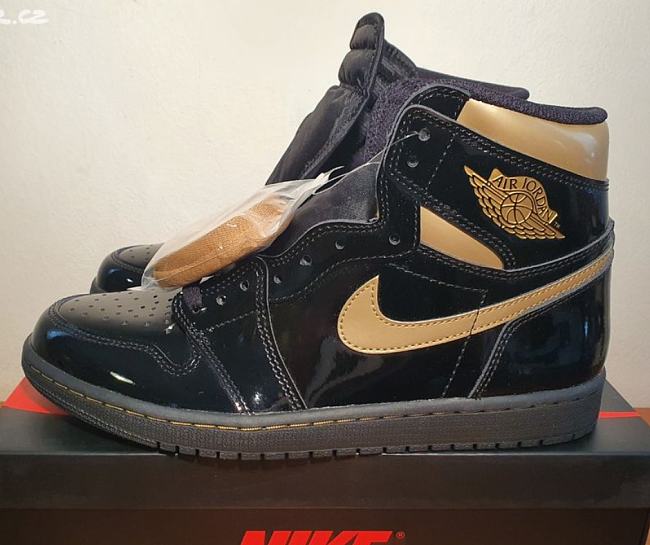 Air Jordan 1 Retro High Black Metallic Gold 555088-032 - 1