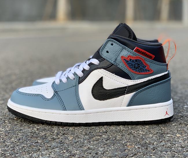 Air Jordan 1 Mid Fearless Facetasm CU2802-100 - 1