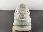 Louis Vuitton Trainer White Signature - 5