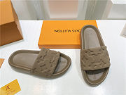 Louis Vuitton Waterfront Mule Beige - 5