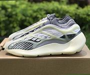 Adidas Yeezy 700 V3 Fade Salt ID1674 - 1