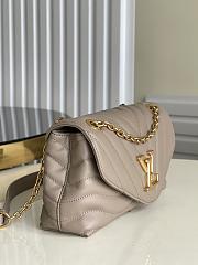 Louis Vuitton New Wave Chain Bag Taupe 24X14X9.5CM - 4