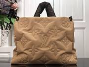 Louis Vuitton OnTheGo GM M59005 BEIGE 41x34x19cm - 1