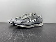 Nike Zoom Vomero 5 Photon Dust Metallic Silver FD0884-025 - 1
