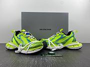 Balenciaga Phantom Runner Fluorescent Green 734T34 W3XL7 9198 - 3