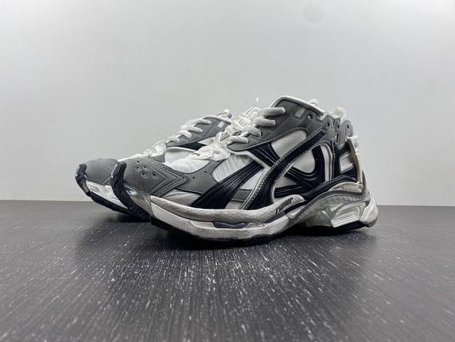 Balenciaga Runner Black White 772774-W3RNY-9012 - 1