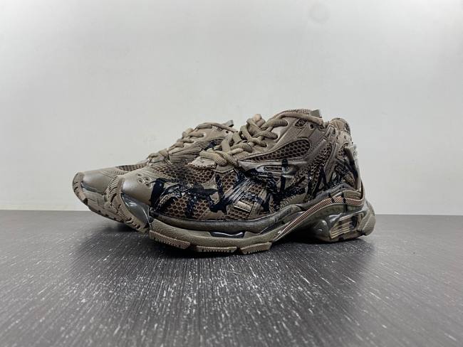 Balenciaga Runner Graffiti Beige Black 677403 W3RBQ 2010 - 1