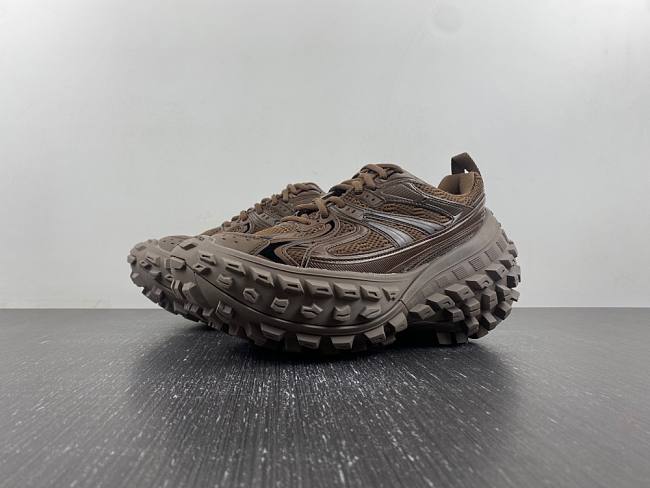 Balenciaga Defender Brown 685613-W2RB5 2408 - 1