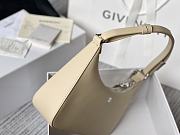 Givenchy Out Bag in Shiny Leather with Chain Beige Size 25x7x12cm - 5