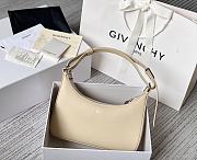 Givenchy Out Bag in Shiny Leather with Chain Beige Size 25x7x12cm - 3