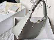 Givenchy Out Bag in Shiny Leather with Chain Grey Size 25x7x12cm - 2