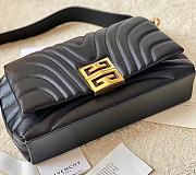 Givenchy 4G Soft Bag in Quilted Leather with Chain Black 25x15x6cm   - 2
