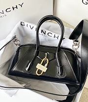 Givenchy Antigona Stretch Bag in Box Leather Black Size 22x8x12cm - 1