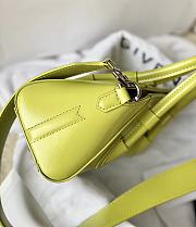 Givenchy Antigona Stretch Bag in Box Leather Chartreuse Size 22x8x12cm - 2