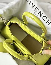 Givenchy Antigona Stretch Bag in Box Leather Chartreuse Size 22x8x12cm - 6