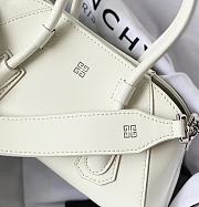 Givenchy Antigona Stretch Bag in Box Leather White Size 22x8x12cm - 6