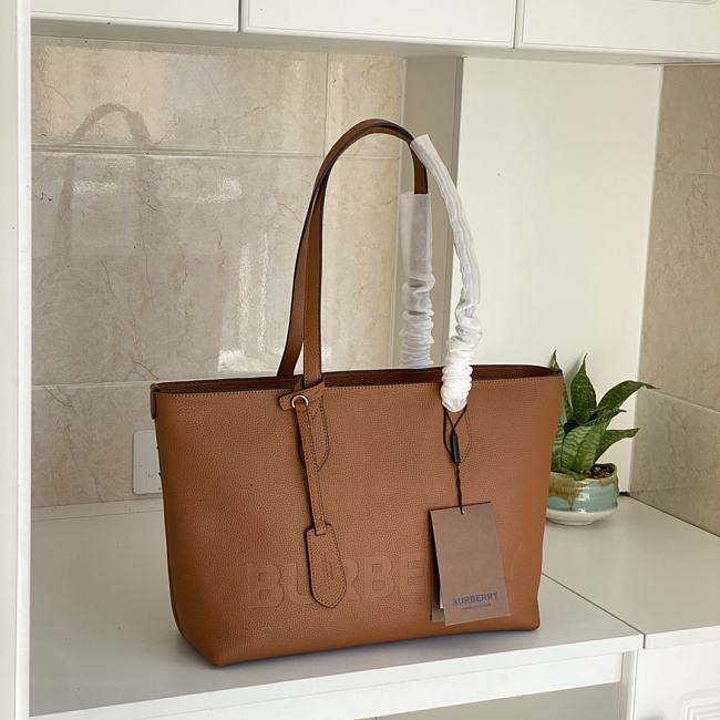 Burberry Tote Bag Coral 35.12.25cm - 1