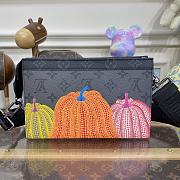 Louis Vuitton Gaston Wearable Wallet M81972 SIZE22x14.5x4.5CM - 2