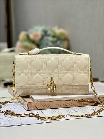 Dior Bag Latte Patent Cream Cannage Calfskin 21x11x4cm