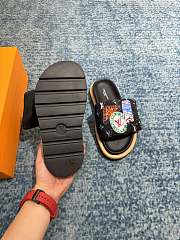 Louis Vuitton Pool Pillow Comfort Mule 01 - 5