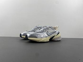 Nike V2K Run Summit White Metallic Silver FD0736-100