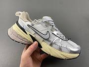 Nike V2K Run Summit White Metallic Silver FD0736-100 - 3