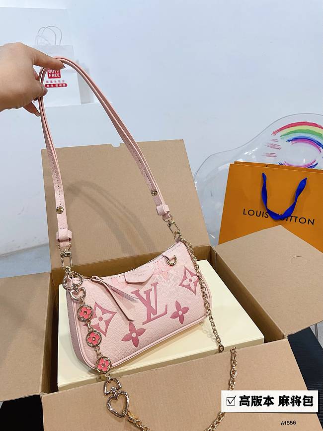 Louis Vuitton Pink Pochette Size 24x13x6cm - 1