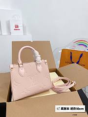 LV OnTheGo BB Pink Size 18 x 15 x 8.5 cm - 1