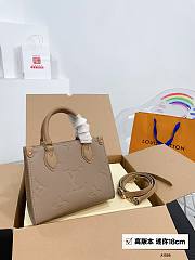 LV OnTheGo BB Beige Size 18 x 15 x 8.5 cm - 1