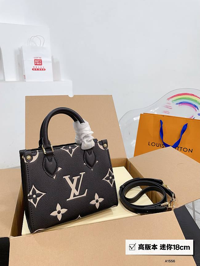 LV OnTheGo BB Black Cream Size 18 x 15 x 8.5 cm - 1