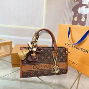 LV Crossbody Ladies Handbags Size 25cm - 1