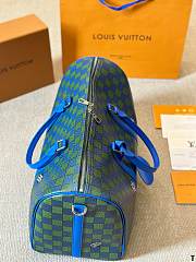 LV Keepall Bandoulière 50 Size 50 x 29 x 23 cm - 2